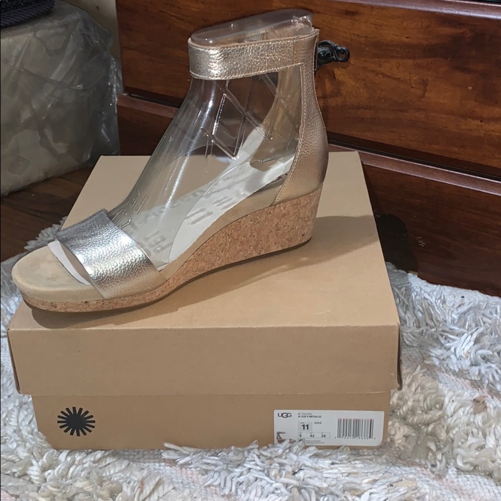 Ugg  W Zoe II METALLIC size 11